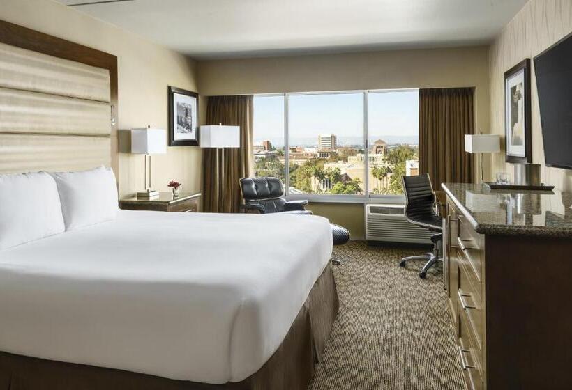 غرفة قياسية سرير كينج, Usc