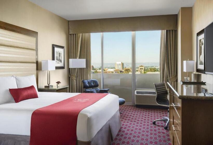 غرفة إدارية سرير كينج, Usc