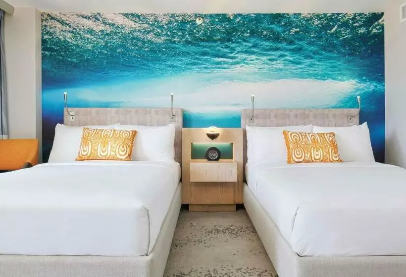 اتاق لوکس با چشم‌انداز دریا, Outrigger Waikiki Beachcomber