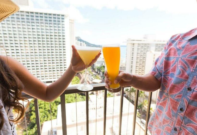 Номер Deluxe Вид на Море, Outrigger Waikiki Beachcomber