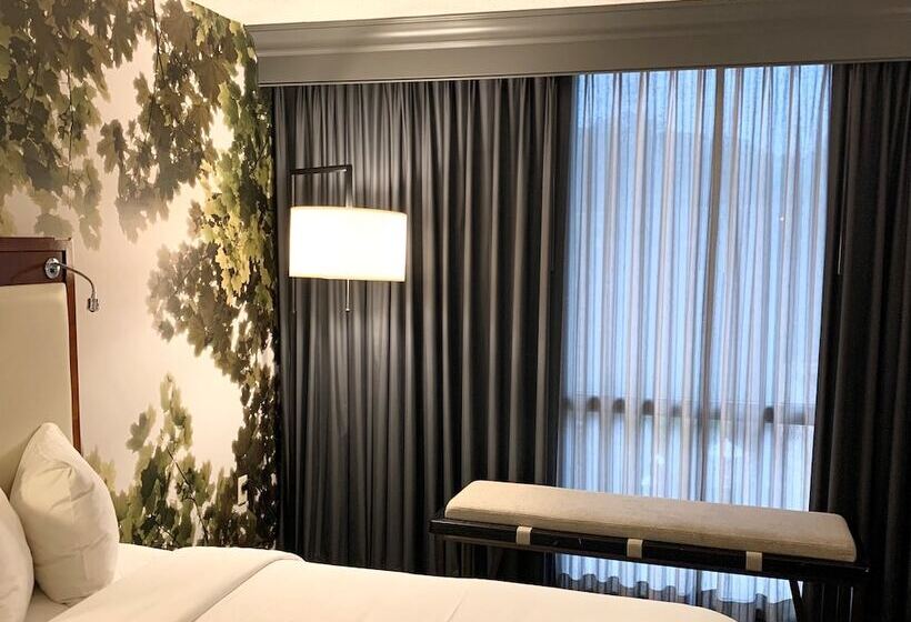 غرفه قياسيه سريرين مزدوجين, Westchester Marriott