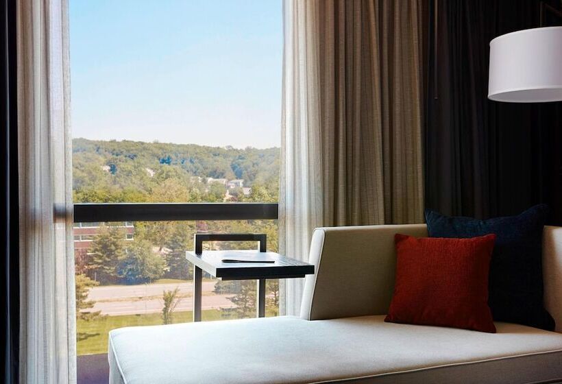 غرفة قياسية سرير مزدوج ذات إطلالة, Westchester Marriott