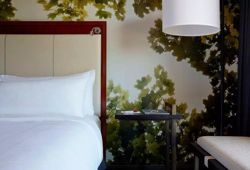 景色の見えるダブルベッドスタンダードルーム, Westchester Marriott