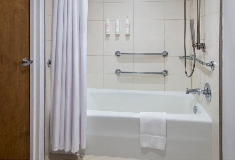 غرفة قياسية سرير مزدوج, Westchester Marriott