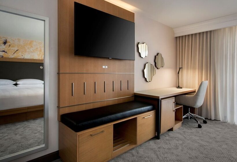 Номер Стандарт Двуспальная Кровать с Видом, Westchester Marriott
