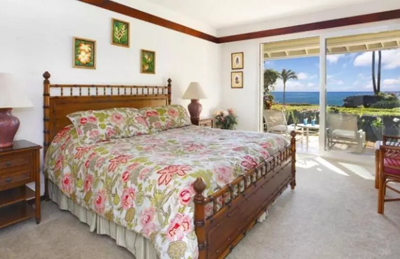 2 Bedroom Apartment Side Sea View, Whalers Cove In Poipu