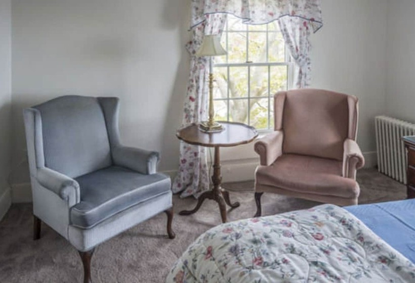 غرفة عائلية, Yankee Clipper Inn