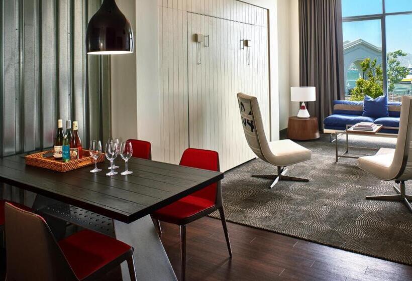 جناح مطلّ علي البحر, Zephyr San Francisco