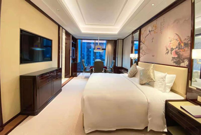 جناح جونيور, Water's Edge Resort & Spa