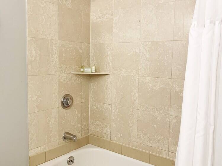 غرفة قياسية سرير مزدوج ذات إطلالة, Water's Edge Resort & Spa