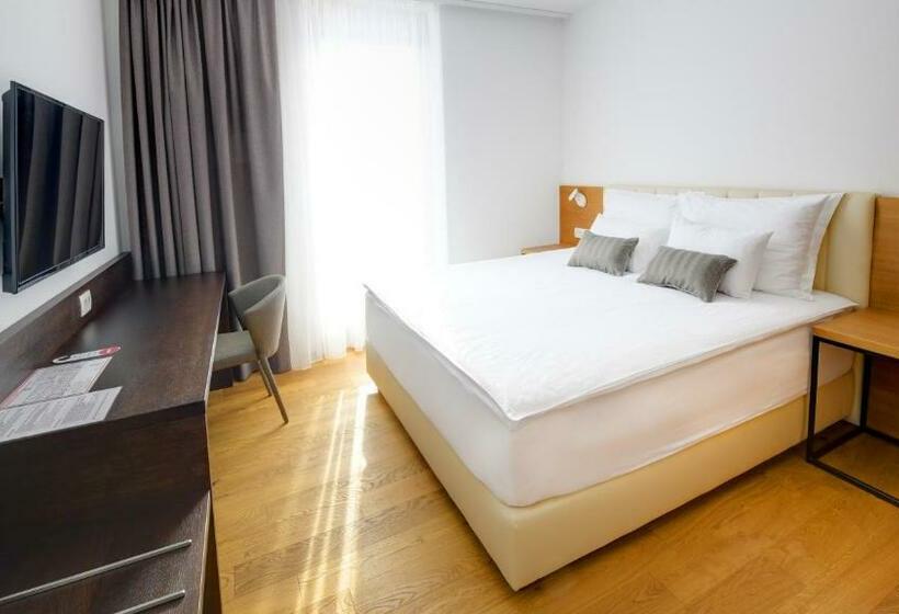 اتاق استاندارد, Ajdovec