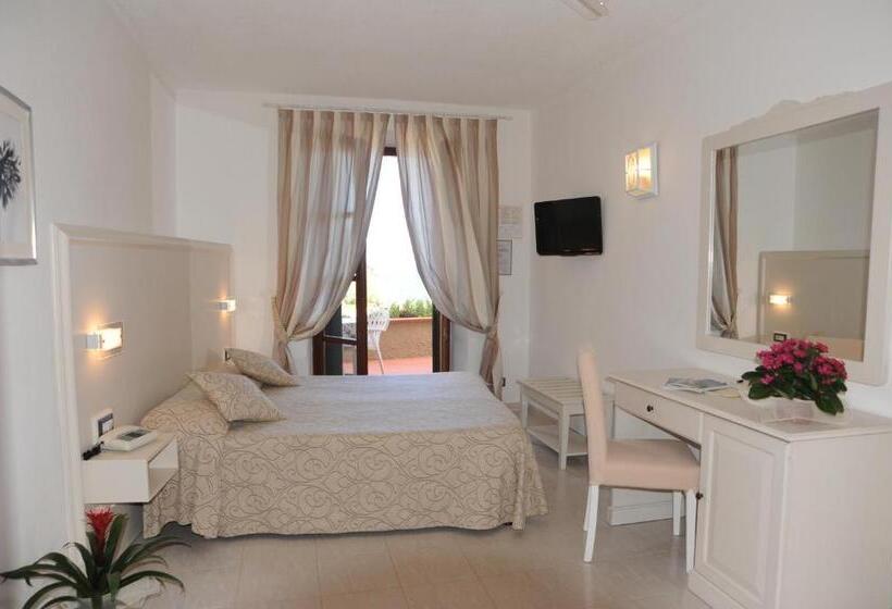 غرفة قياسية مطلّة علي البحر, Barsalini