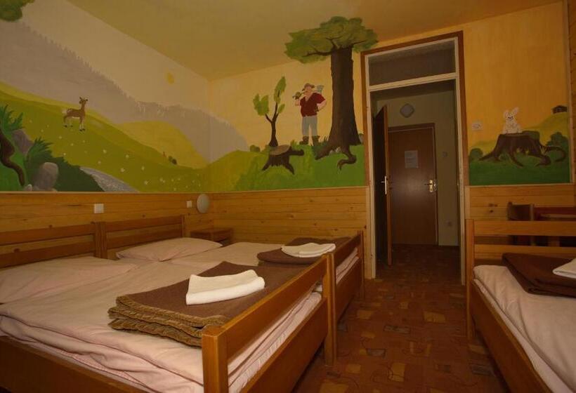اتاق استاندارد سه نفره, Hostel Pod Voglom