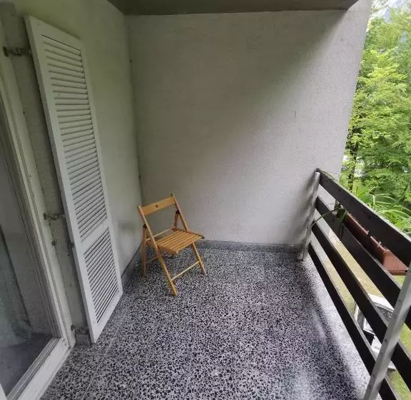 اتاق استاندارد سه نفره, Hostel Pod Voglom