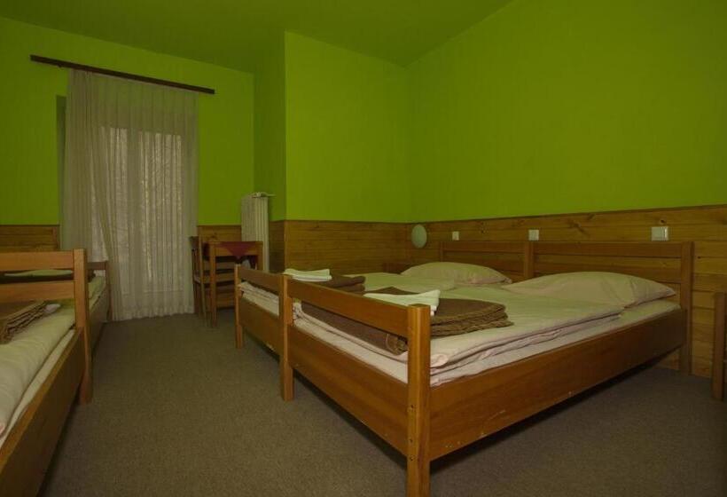 اتاق استاندارد سه نفره, Hostel Pod Voglom