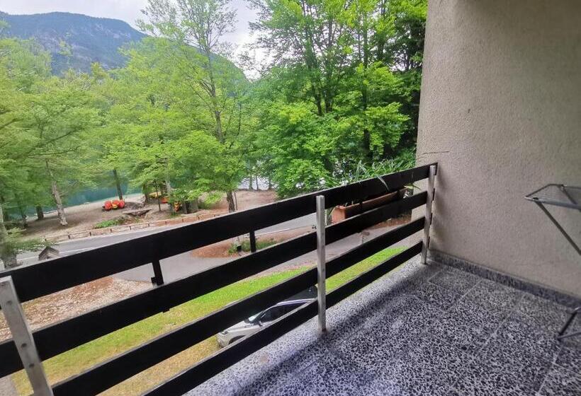 اتاق استاندارد چهار تخته, Hostel Pod Voglom