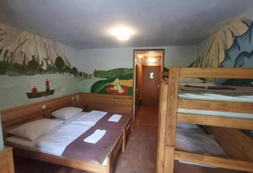 اتاق استاندارد چهار تخته, Hostel Pod Voglom