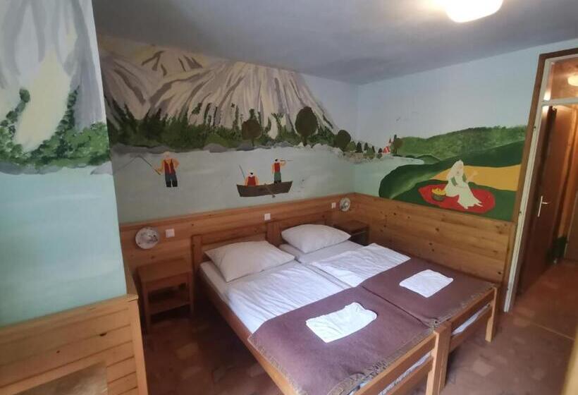 اتاق استاندارد چهار تخته, Hostel Pod Voglom