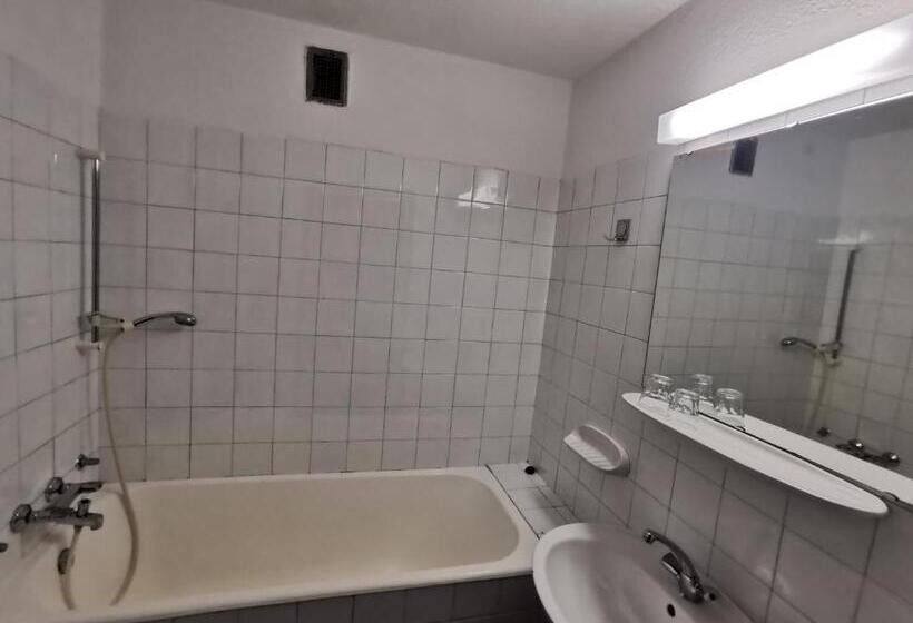 اتاق استاندارد چهار تخته, Hostel Pod Voglom