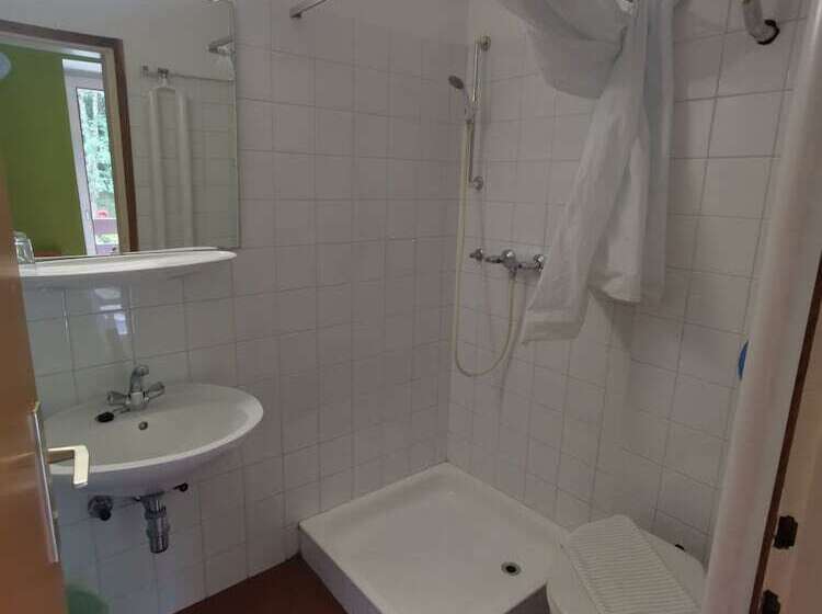 اتاق استاندارد سه نفره, Hostel Pod Voglom