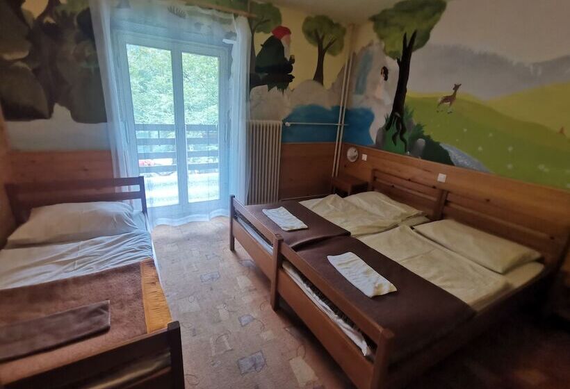 اتاق استاندارد سه نفره, Hostel Pod Voglom