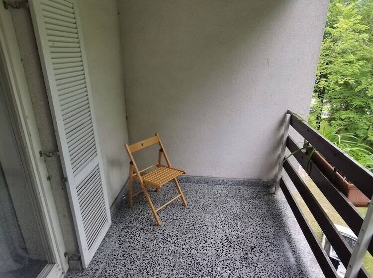 اتاق استاندارد یک نفره, Hostel Pod Voglom