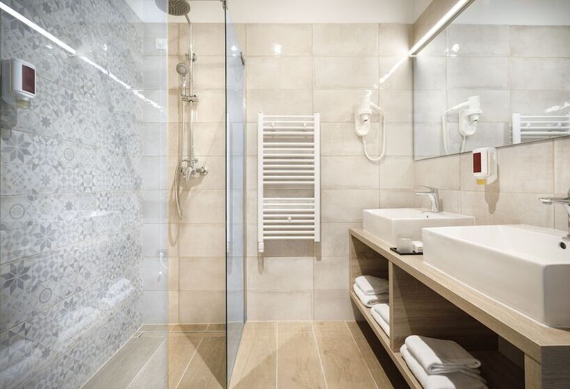 غرفة عائلية, Marina  Liburnia