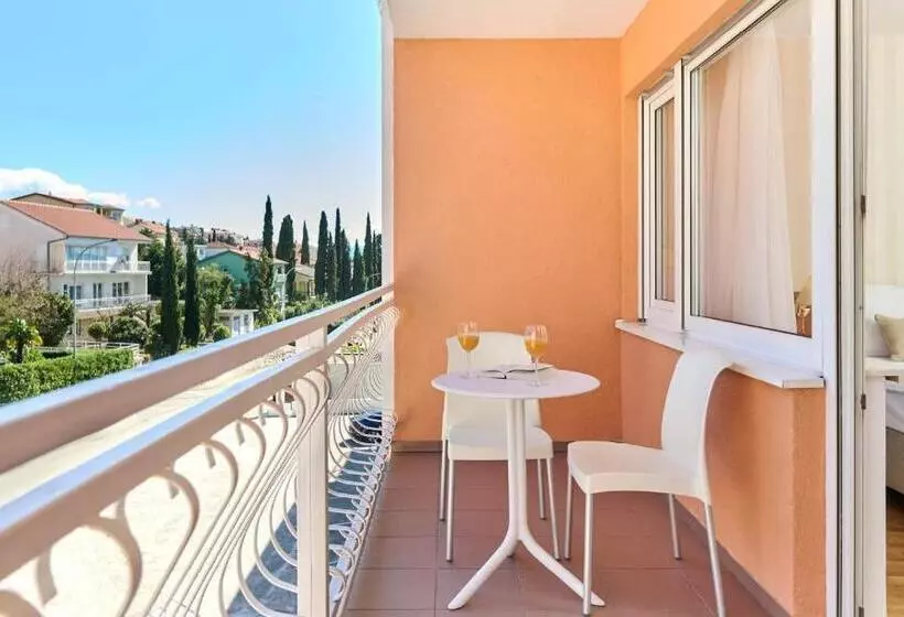 اتاق استاندارد با بالکن, Mediteran Hotel By Aminess