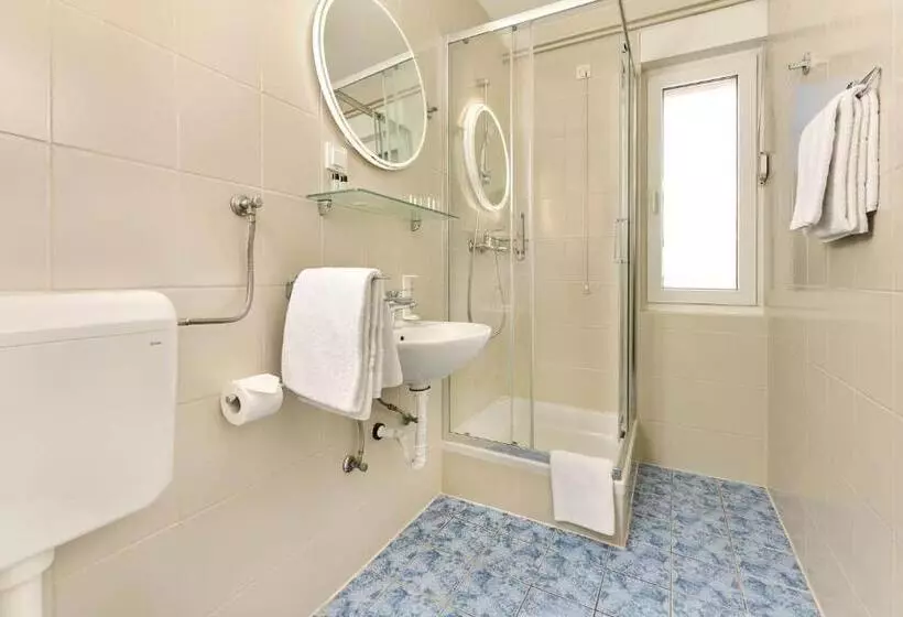 اتاق استاندارد با بالکن, Mediteran Hotel By Aminess