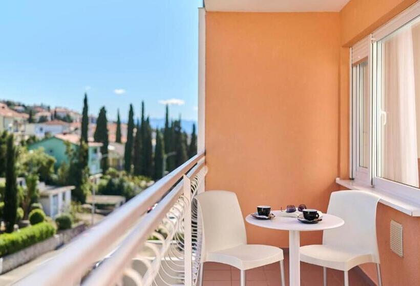 Семейный Номер, Mediteran Hotel By Aminess