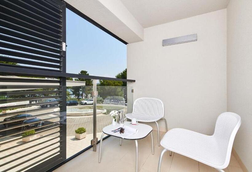 バルコニー付きシングルスタンダードルーム, Parentium Plava Laguna