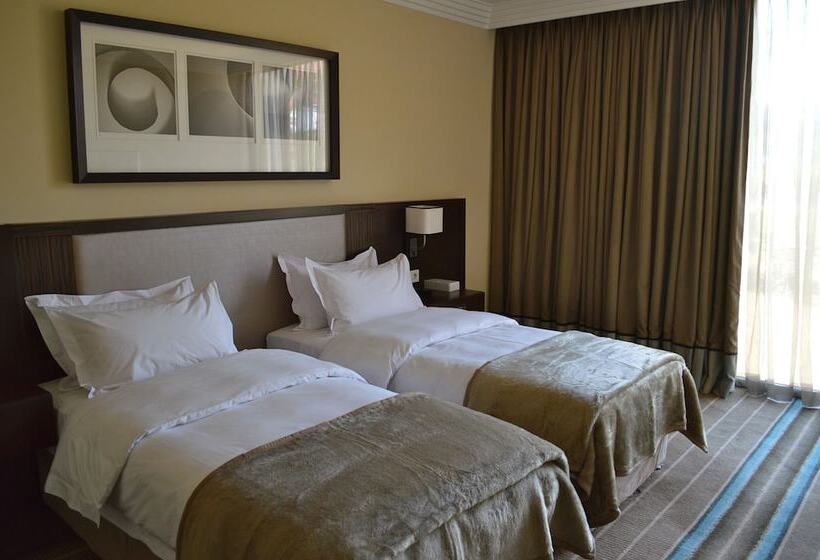 اتاق کلاسیک با چشم‌انداز باغ, Pullman Lubumbashi Grand Karavia
