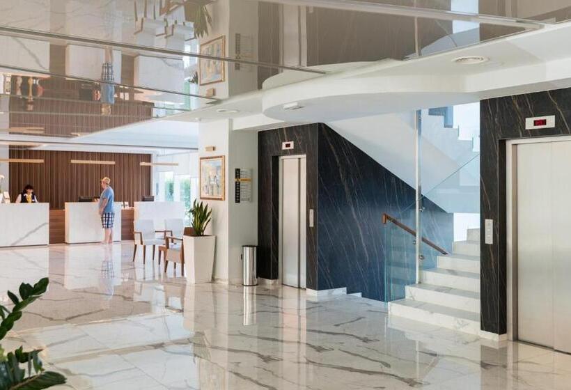 اتاق استاندارد با بالکن و چشمانداز دریا, Sunce Neum