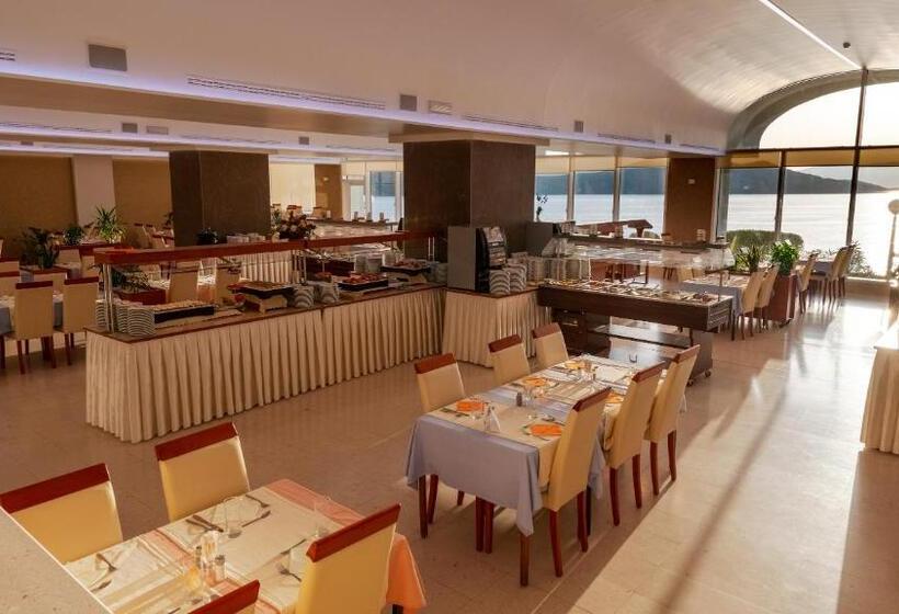 اتاق لوکس با بالکن و چشمانداز دریا, Sunce Neum