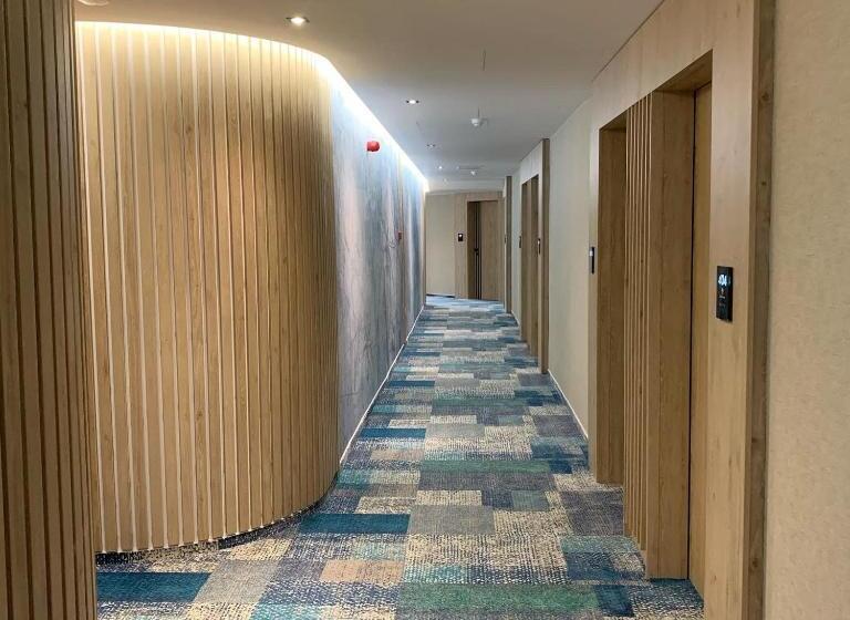 اتاق لوکس با بالکن و چشمانداز دریا, Sunce Neum