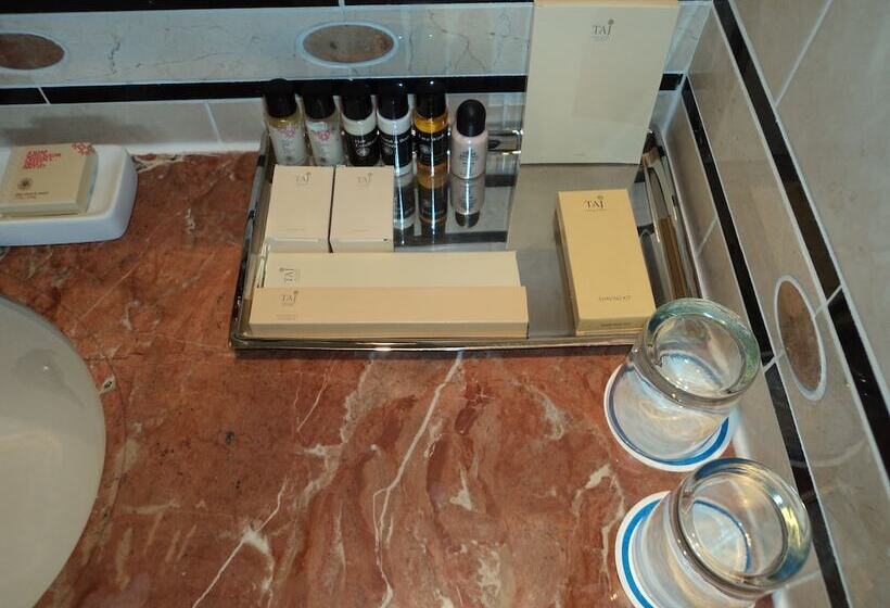 디럭스 스위트, Taj Pamodzi Lusaka