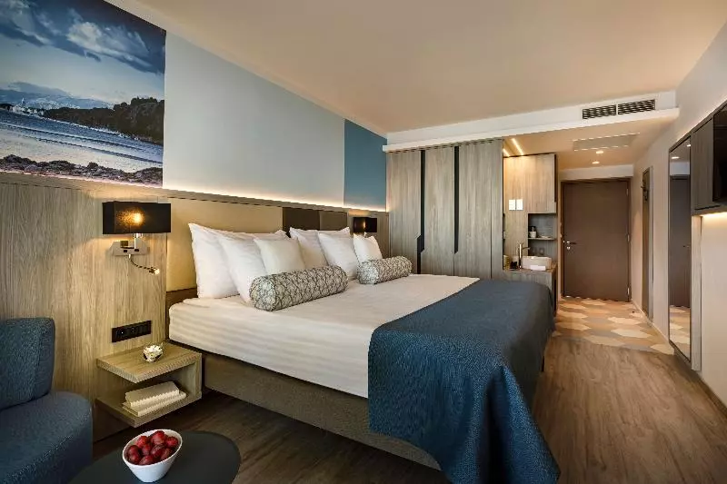 スーペリアトリプルルーム, Valamar Carolina Hotel & Villas