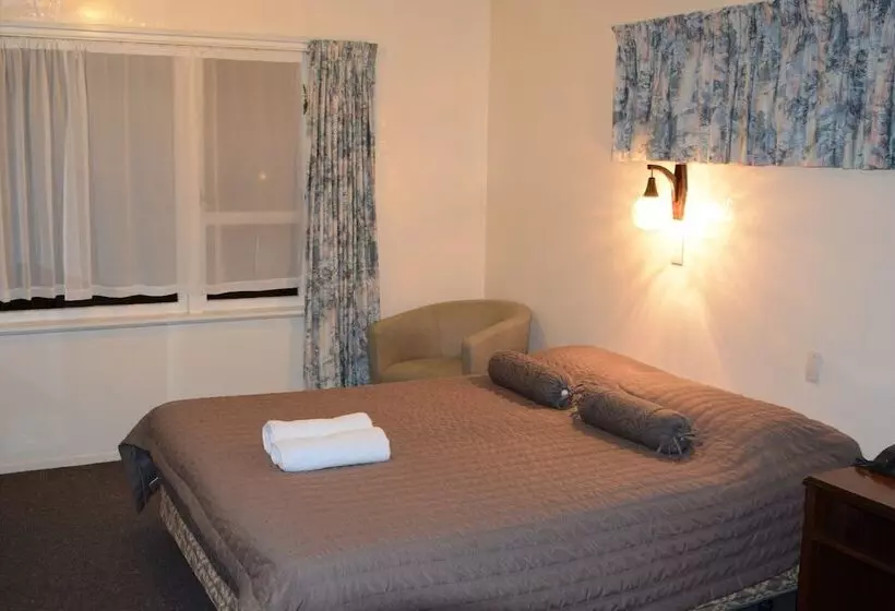 エコノミールーム, Abbeycourt Motel