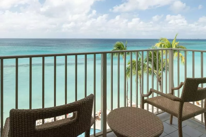 キングサイズベッドのスタンダードルーム, Grand Cayman Marriott Resort