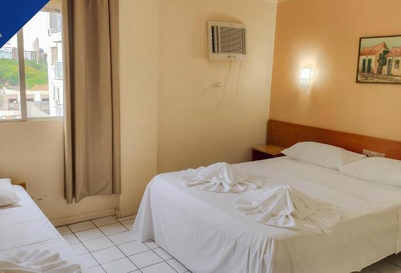 标准三人间, Ambassador