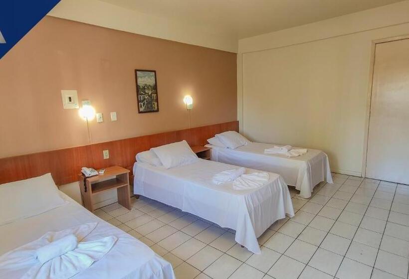 标准三人间, Ambassador