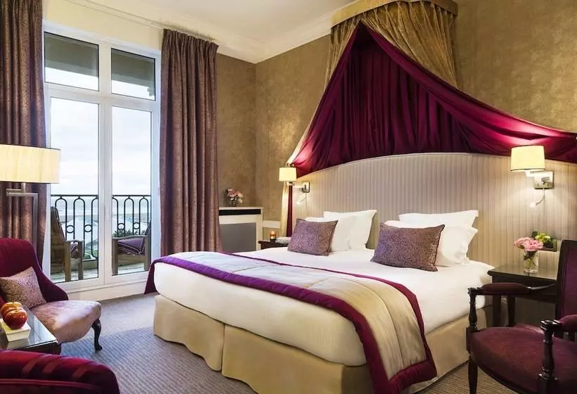 اتاق لوکس با چشمانداز دریا, Barriere Le Royal Deauville