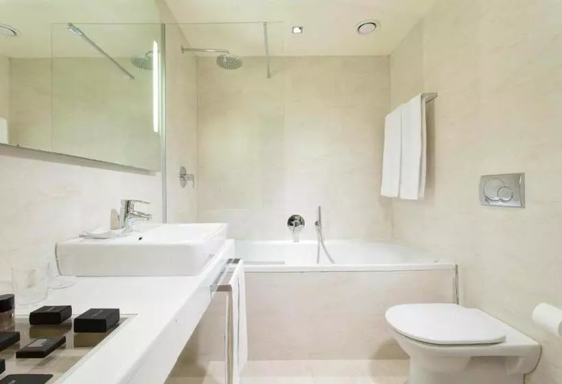 اتاق لوکس, Best Western Plus Tower Hotel Bologna