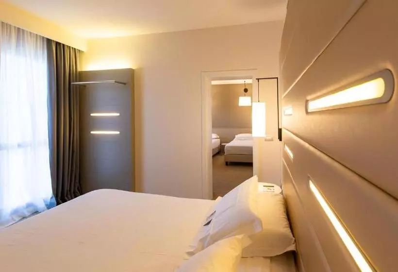 اتاق استاندارد چهار تخته, Best Western Plus Tower Hotel Bologna