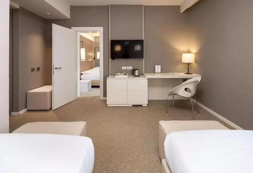 اتاق استاندارد چهار تخته, Best Western Plus Tower Hotel Bologna