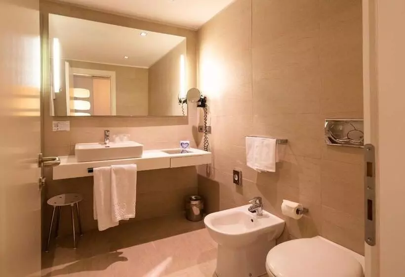 سوییت جونیور, Best Western Plus Tower Hotel Bologna