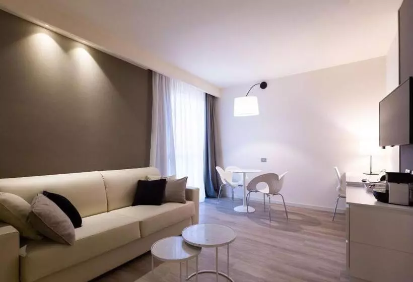 سوییت جونیور, Best Western Plus Tower Hotel Bologna