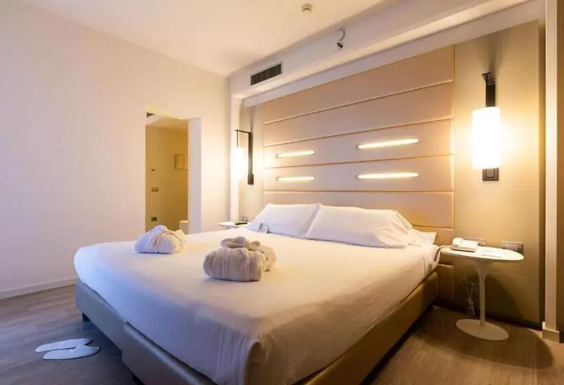 سوییت جونیور, Best Western Plus Tower Hotel Bologna