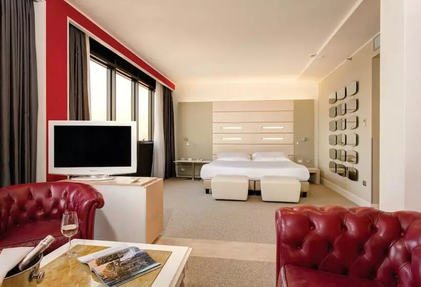 سوییت جونیور, Best Western Plus Tower Hotel Bologna