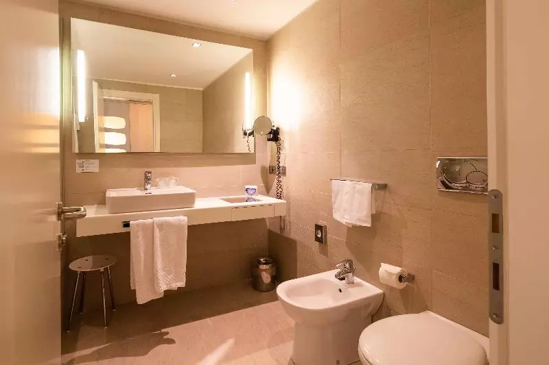 اتاق استاندارد چهار تخته, Best Western Plus Tower Hotel Bologna